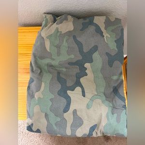 Pottery Barn Teen Duvet Cover like new- Camo size Full/Queen